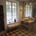 La Maison Du Gardien, Chateau De Lavenue Nyaraló *