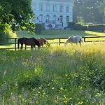 La Maison Du Gardien, Chateau De Lavenue *