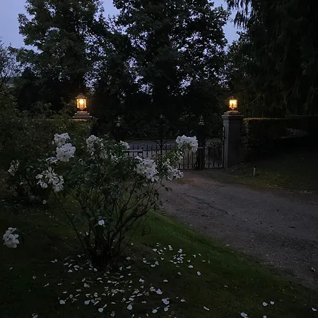 La Maison Du Gardien, Chateau De Lavenue 別荘 *