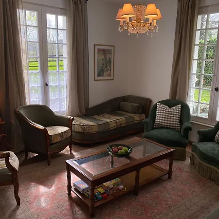 La Maison Du Gardien, Chateau De Lavenue Casa vacanze