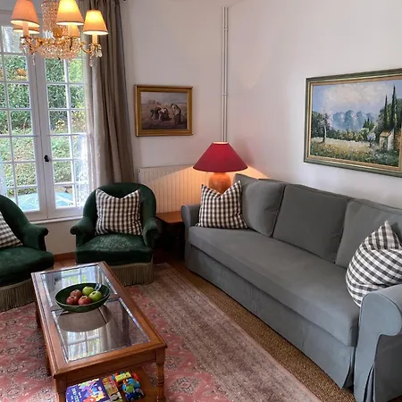 La Maison Du Gardien, Chateau De Lavenue