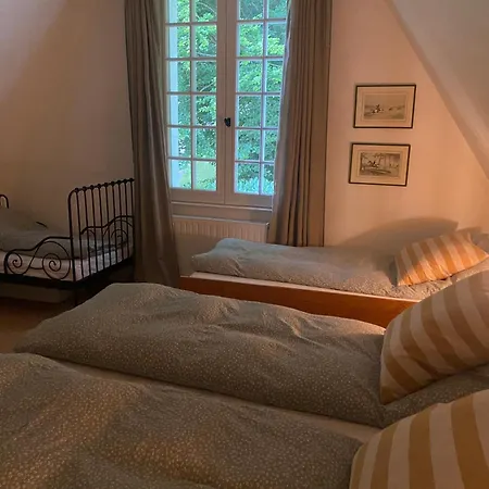 Hébergement de vacances La Maison Du Gardien, Chateau De Lavenue *