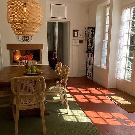 La Maison Du Gardien, Chateau De Lavenue Casa vacanze