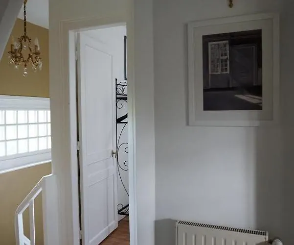 La Maison Du Gardien, Chateau De Lavenue Hébergement de vacances