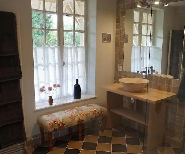 La Maison Du Gardien, Chateau De Lavenue Сasa de vacaciones *