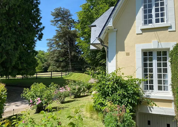 La Maison Du Gardien, Chateau De Lavenue