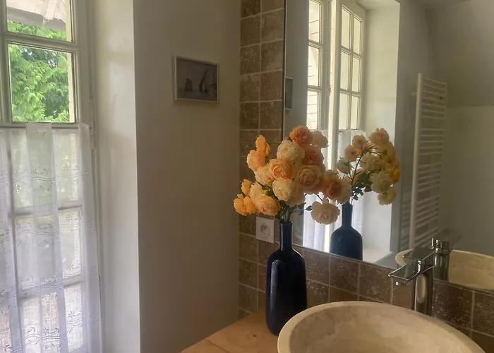 La Maison Du Gardien, Chateau De Lavenue * Pierrefitte-en-Auge