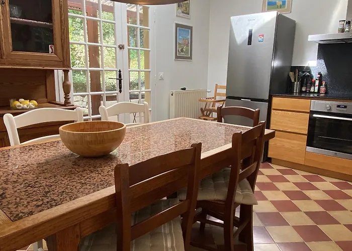 La Maison Du Gardien, Chateau De Lavenue * Pierrefitte-en-Auge