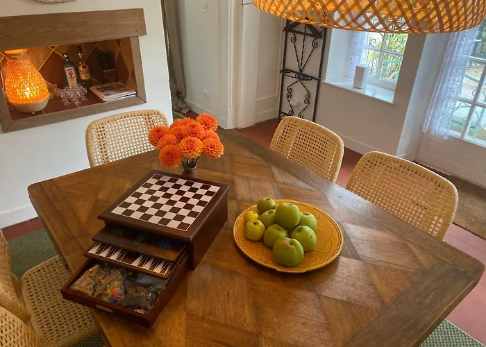 La Maison Du Gardien, Chateau De Lavenue * Pierrefitte-en-Auge