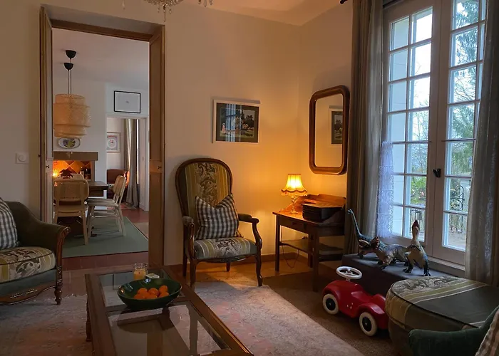 Сasa de vacaciones La Maison Du Gardien, Chateau De Lavenue Pierrefitte-en-Auge